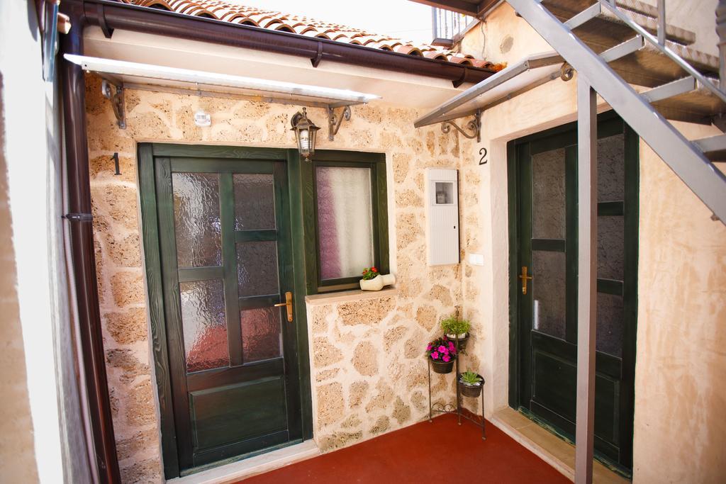 Studio Apartments Bonaca Split Ngoại thất bức ảnh